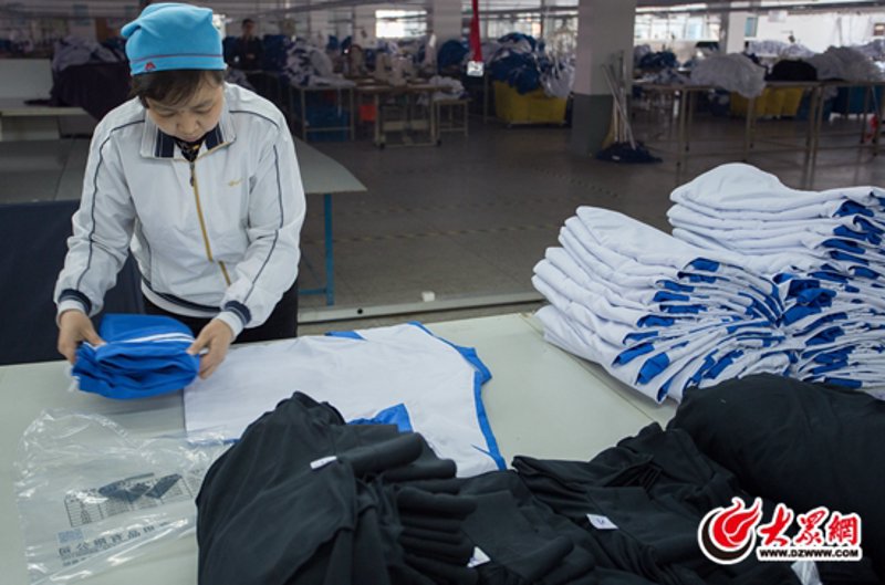 校服加工：如何选择合适的厂家？